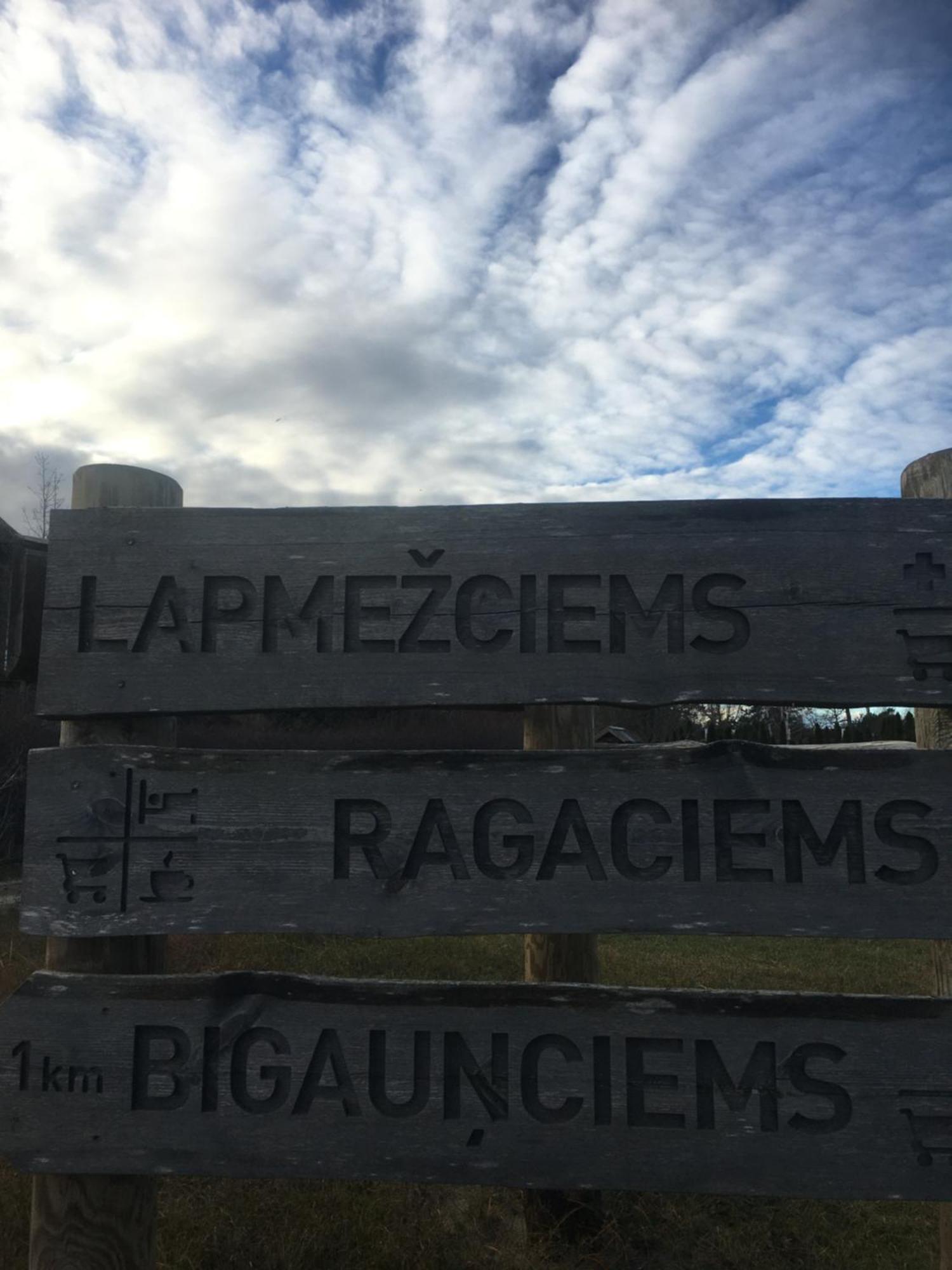 Monikas Hotell Lapmežciems Exteriör bild